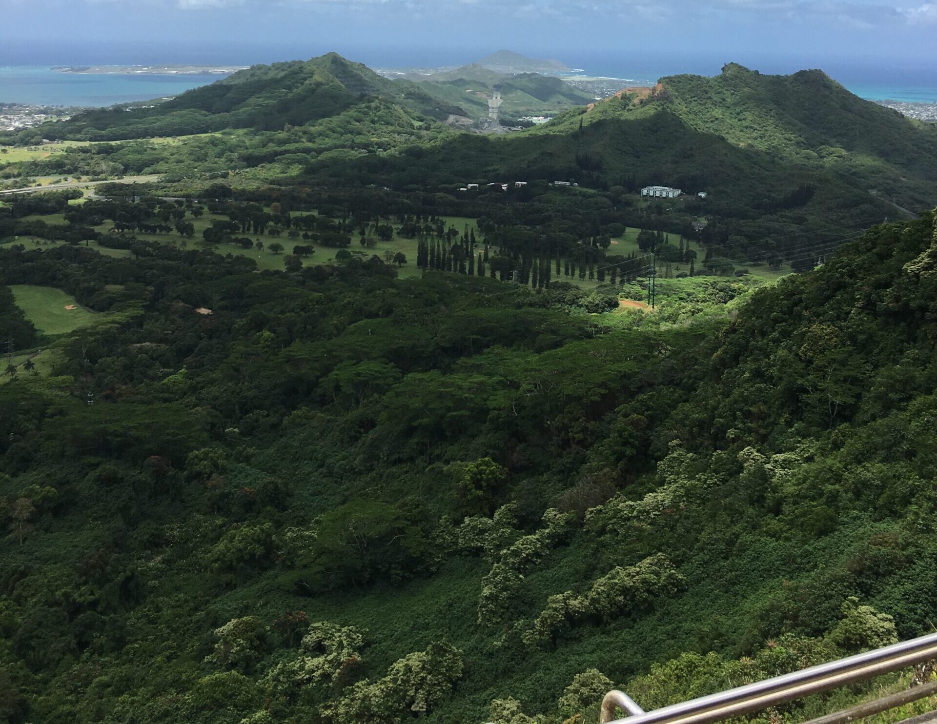 旅行で行ったハワイのどこかから撮った写真